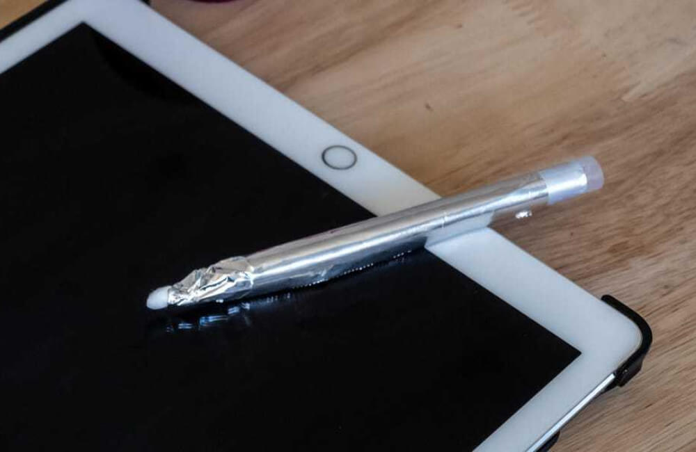 DIY Stylus @businessinsider/Pinterest.com