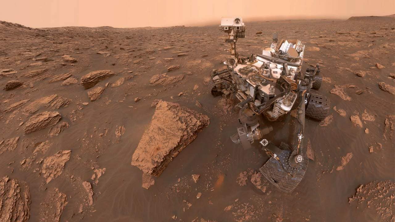 NASA's Curiosity manages a quick selfie just before the great Martian dust  storm- Technology News, Firstpost