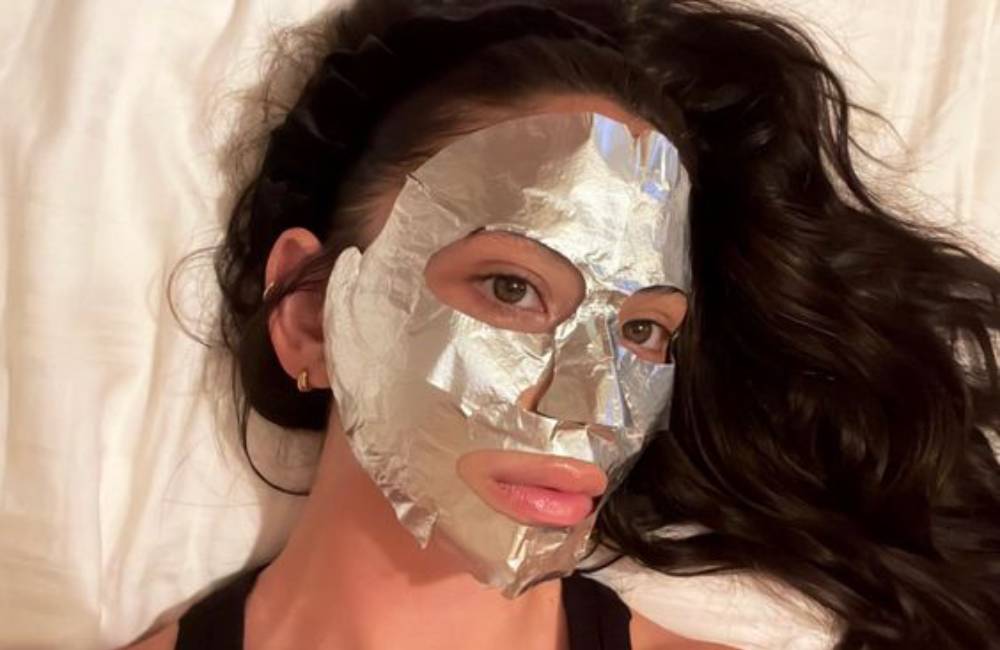 Make A Tin Foil Face Mask @wickedlvst / Pinterest